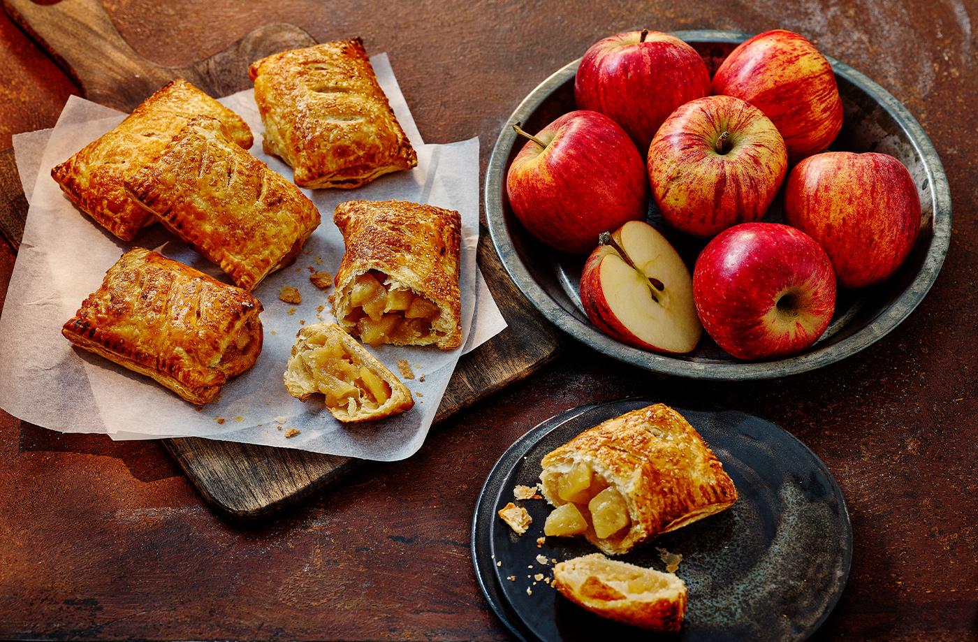 1400x919 ToffeeAppleHandPies
