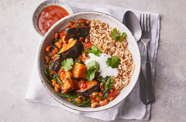 Aubergine, black-eyed bean and spinach curry recipe