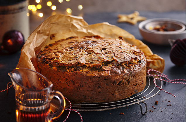 636x418 Christmas cake