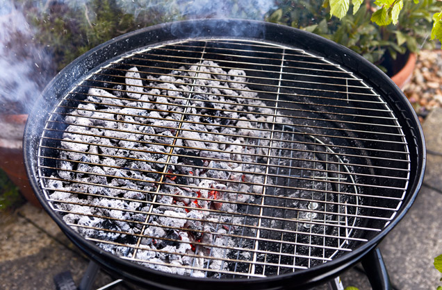 Set up the barbecue