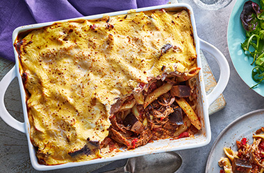 Spicy lamb pasta bake