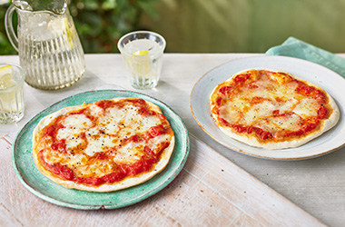 3-ingredient tomato and mozzarella easy pizzas