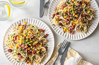 Creamy corn and bacon spaghetti