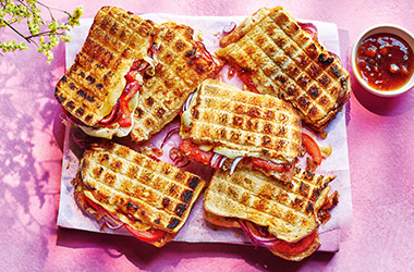 Braaibroodjie sharing toasties