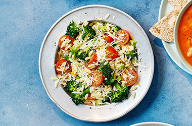 Broccoli, tomato and lemon orzo salad
