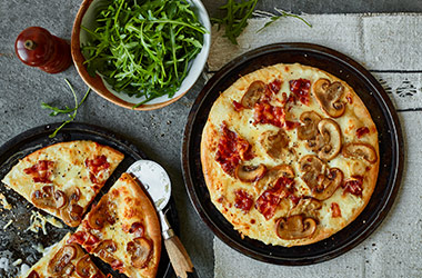 Carbonara pizza