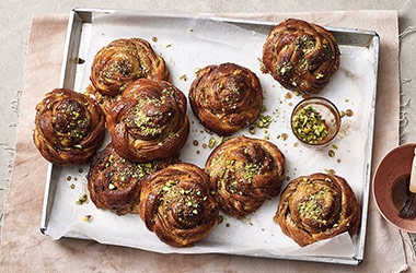 How to make cardamom buns