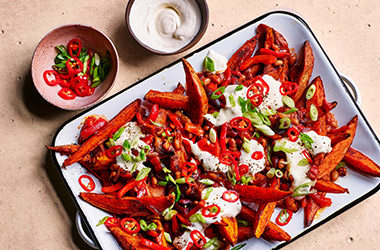 Chilli-loaded sweet potato fries