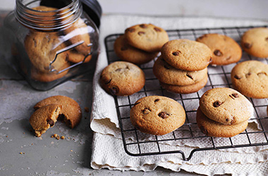 Chocolate chip malted-milk cookies