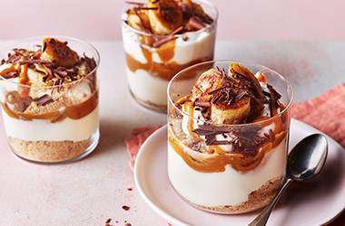 Cinnamon banana trifle pots