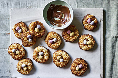 Coconut macaroon nests