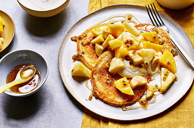 Cottage cheese and oat pancakes