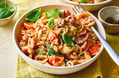 Creamy tomato and sardine pasta