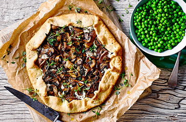 Creamy mushroom open pie
