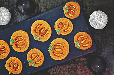 Glowing gingerbread pumpkins