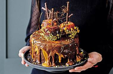 Spiced pumpkin toffee apple cake