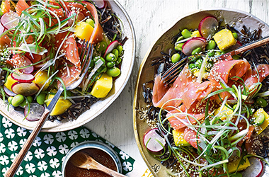 Hawaiian-style smoked salmon poké