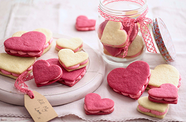 Heart sandwich cookies