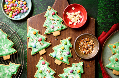 Iced Christmas tree biscuits