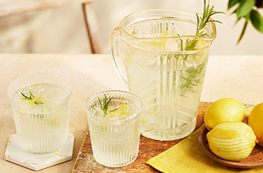 Lemon and rosemary spritz