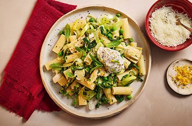 Lemony leek, cabbage and artichoke rigatoni