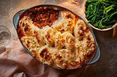 Lentil shepherd's pie with garlic and herb mash