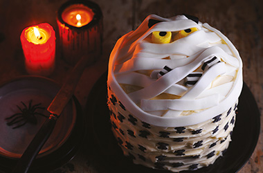 Mummy mallow cake