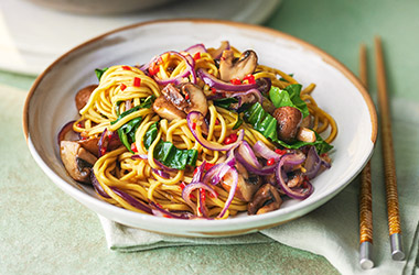 Mushroom chow mein