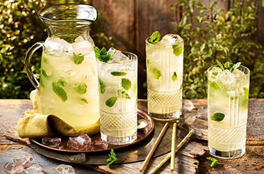 Pineapple mint iced tea