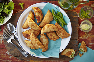 Prawn and green pepper pastels