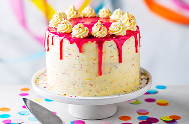 Prosecco and raspberry cake