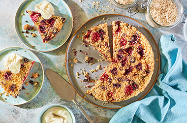 Berry oat crumble tart