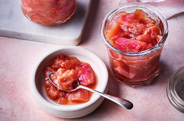 Rhubarb and ginger chutney