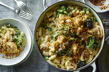 Stovetop cauliflower and broccoli mac and cheese