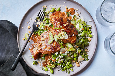 Satay pork chops