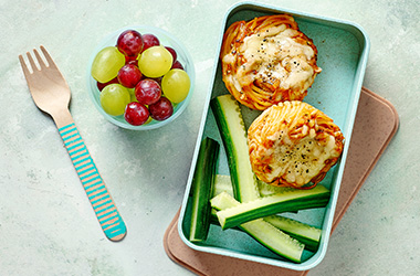Baked spaghetti cups