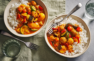Thai red meatball curry