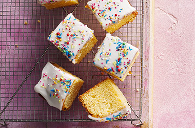 19 easy cakes with few ingredients