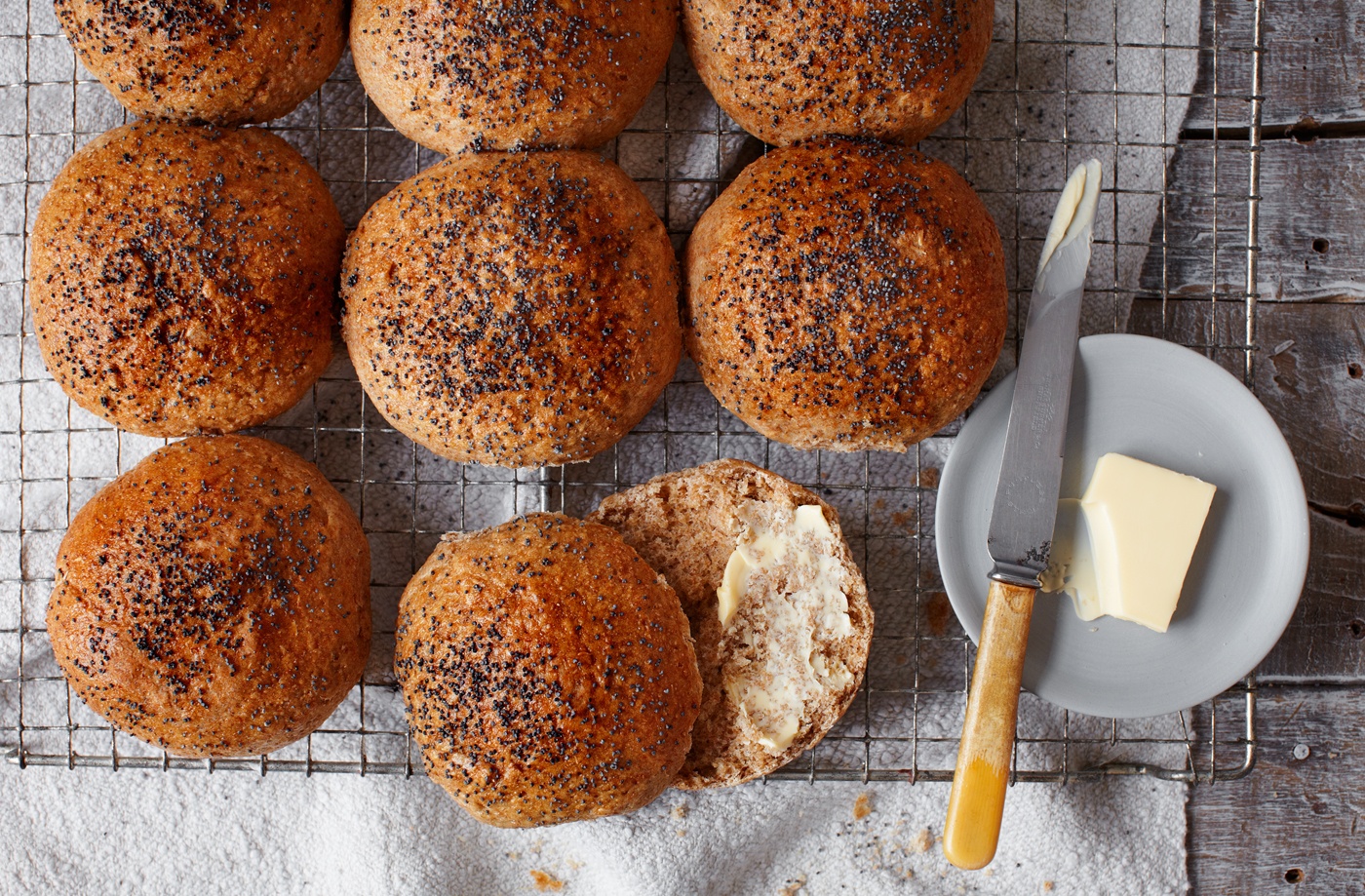How do I know when bread is cooked?