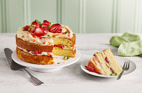 Roasted strawberry and elderflower cake