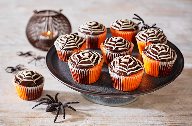 Spiderweb cakes