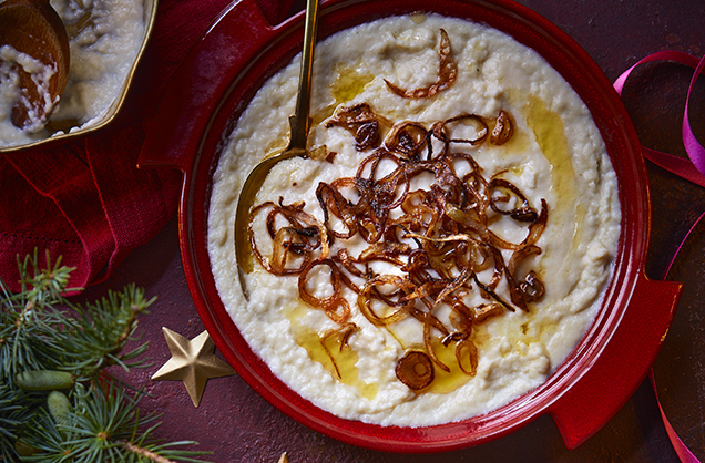 Best-ever bread sauce