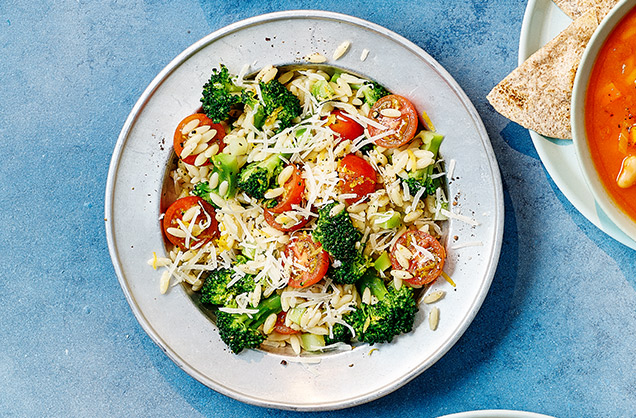 Broccoli, tomato and lemon orzo salad