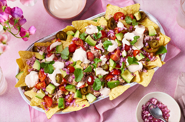 Spicy tuna sharing nachos