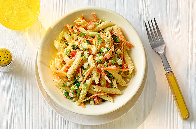 Houmous pasta salad with cucumber, tomatoes & carrots