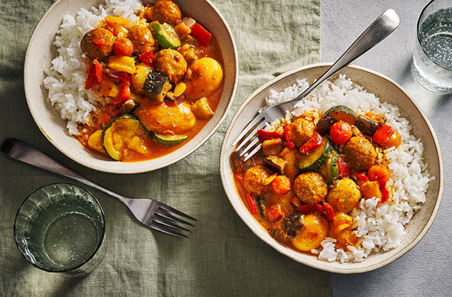 Thai red meatball curry