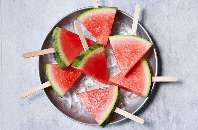Fruity frozen lollies
