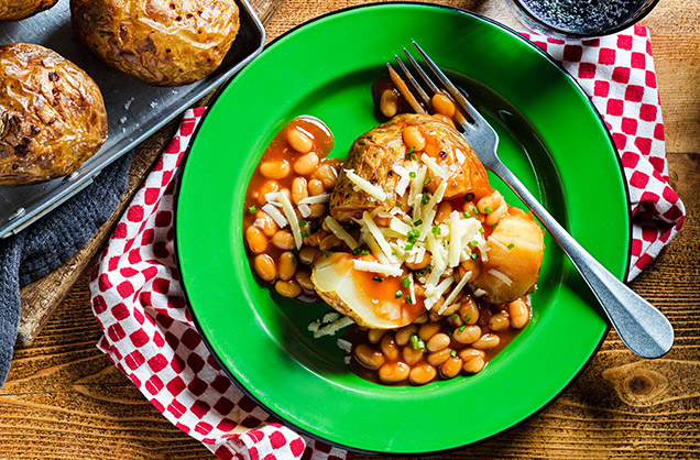 Jacket potato with baked beans and cheese