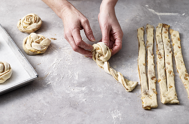 Making the knots