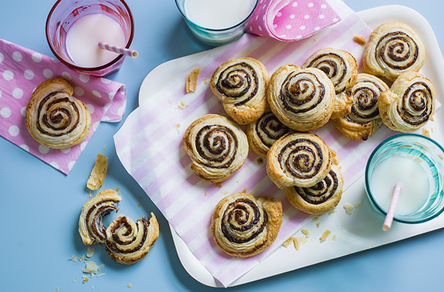 Date and cinnamon rolls